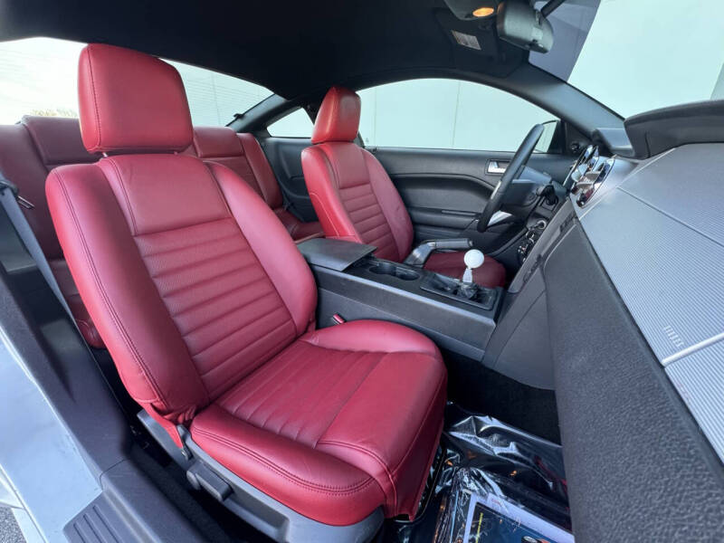2005 Ford Mustang GT Premium