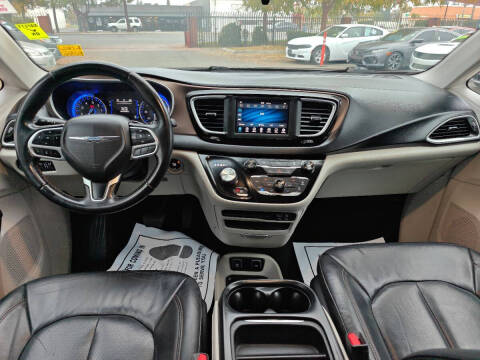 2018 Chrysler Pacifica Touring L