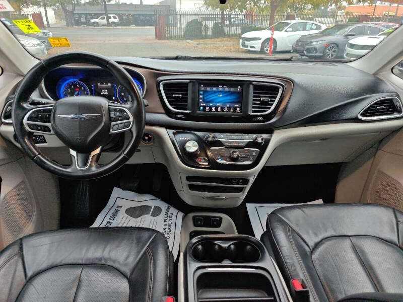 2018 Chrysler Pacifica Touring L