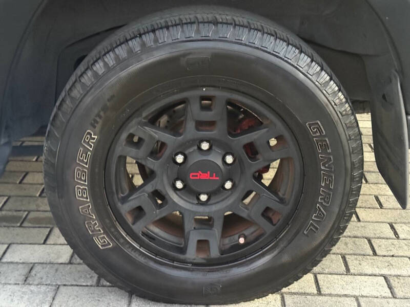 2003 Toyota Sequoia SR5