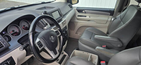 2011 Volkswagen Routan SE