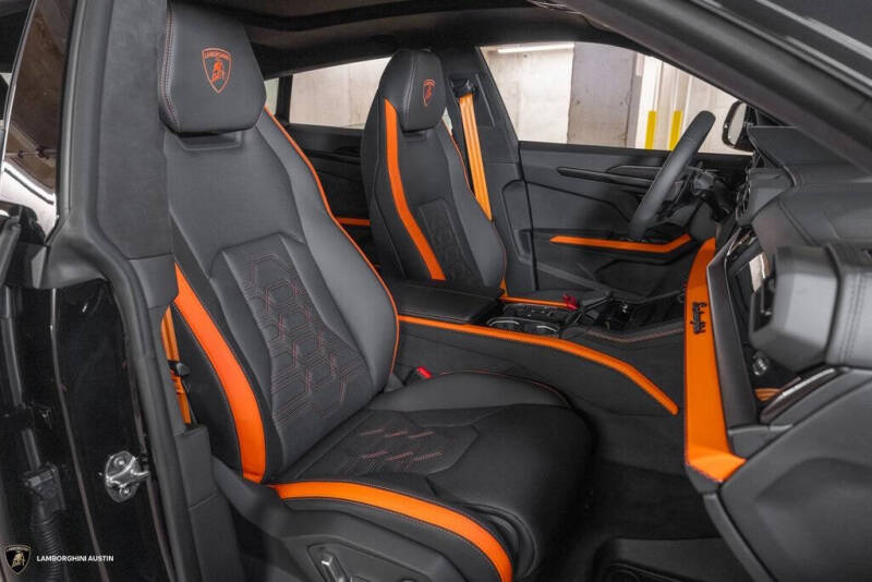 2025 Lamborghini Urus SE