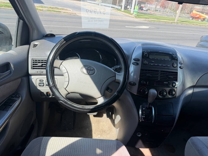 2009 Toyota Sienna LE 7-Passenger