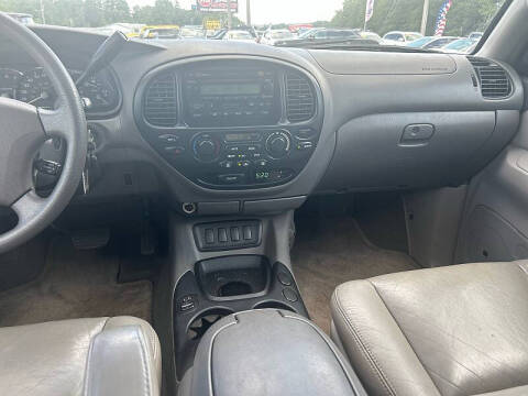 2005 Toyota Sequoia SR5