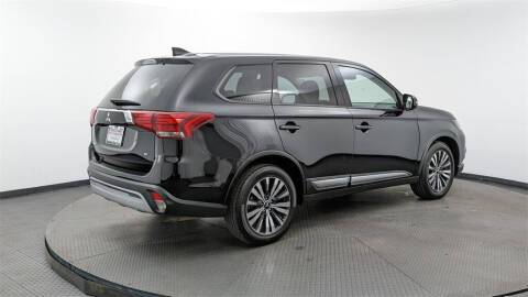 2020 Mitsubishi Outlander SE