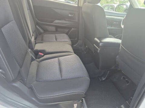 2016 Mitsubishi Outlander SE