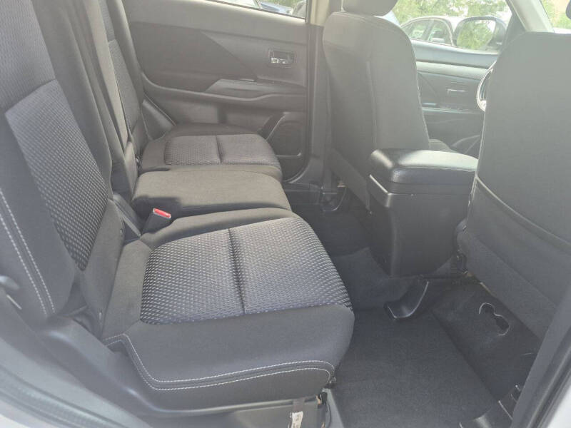 2016 Mitsubishi Outlander SE