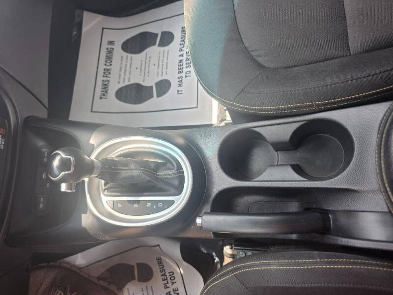 2016 Kia Soul +