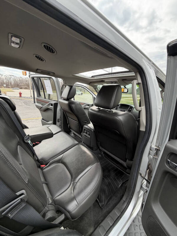 2012 Nissan Pathfinder Silver Edition