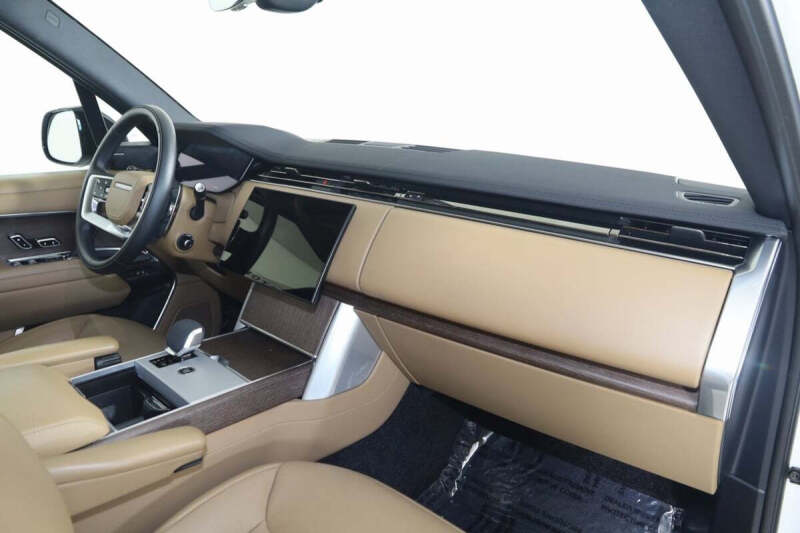 2024 Land Rover Range Rover P400 SE