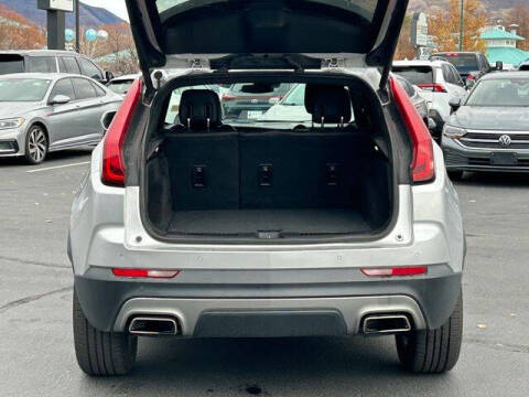 2022 Cadillac XT4 Premium Luxury