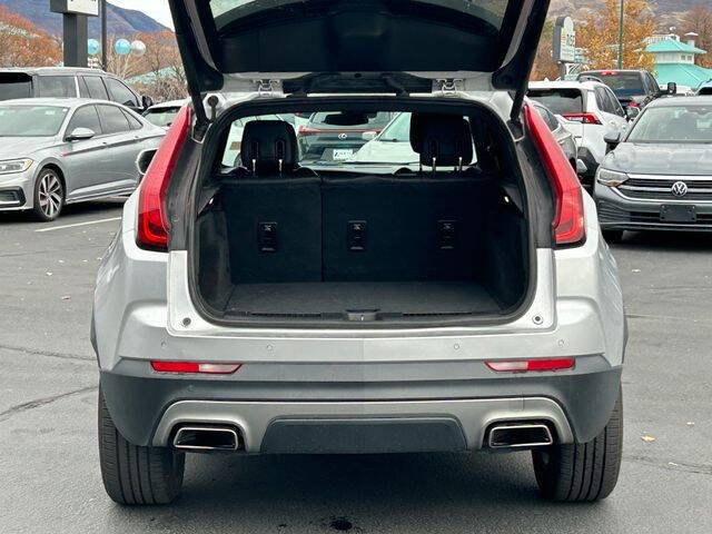 2022 Cadillac XT4 Premium Luxury