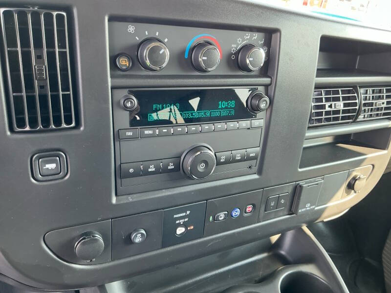 2025 Chevrolet Express LT 3500