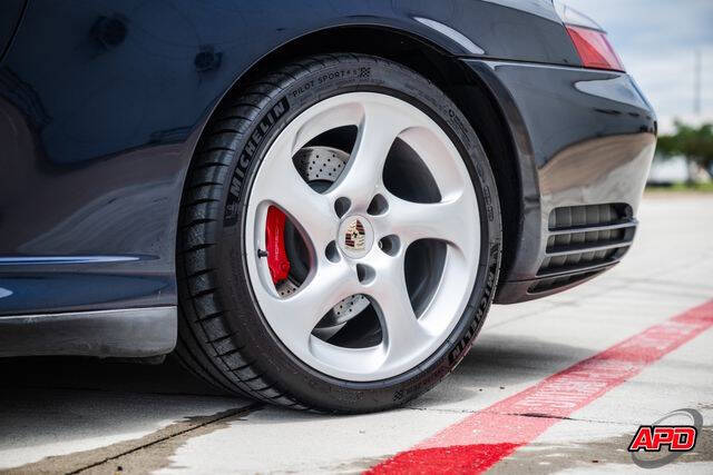 2004 Porsche 911 Carrera 4S