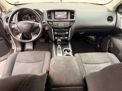 2015 Nissan Pathfinder SV