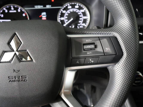 2026 Mitsubishi Outlander ES