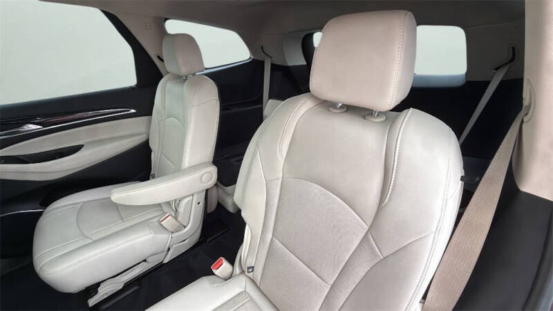 2022 Buick Enclave Essence