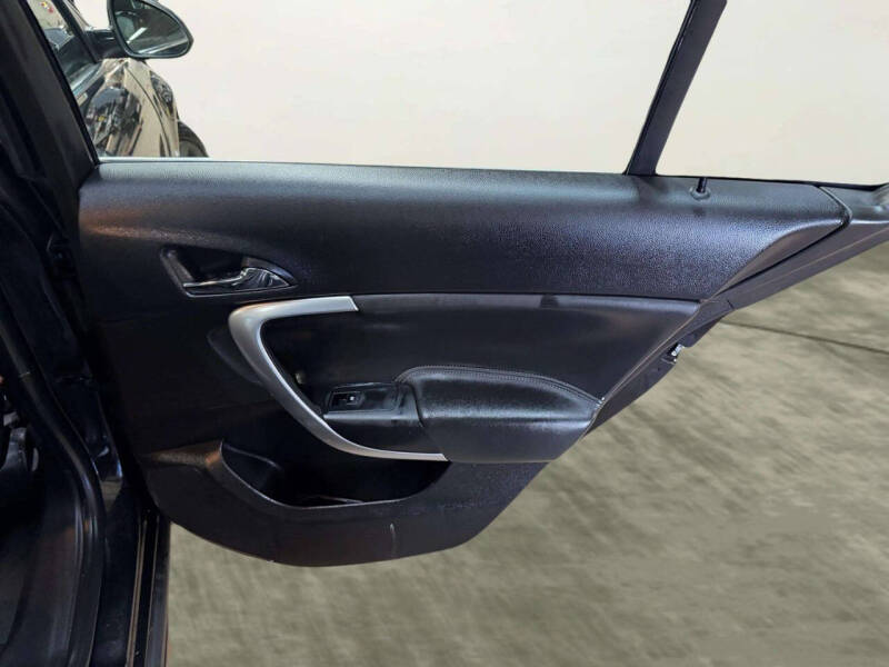 2013 Buick Regal Premium 3