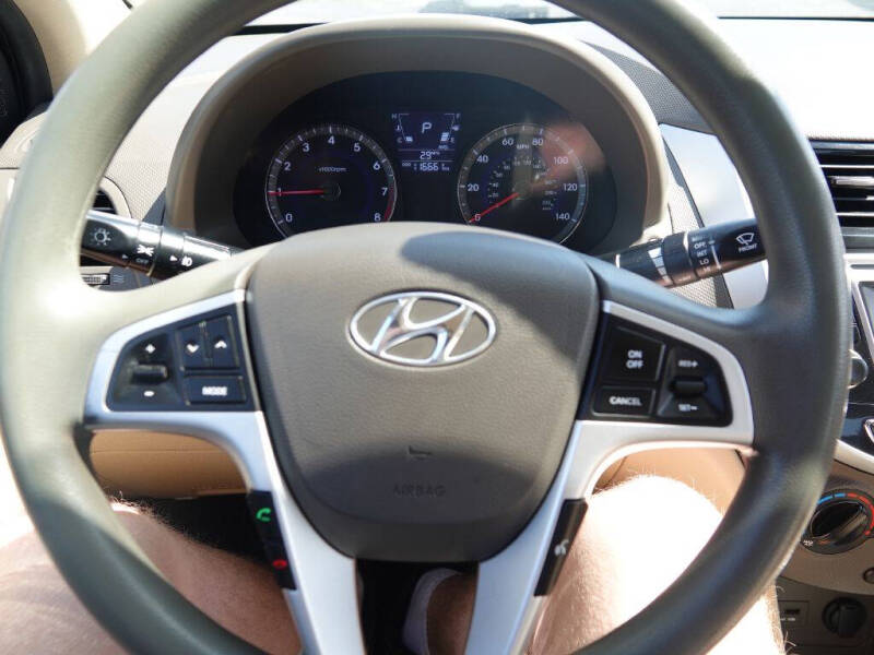 2012 Hyundai Accent GLS