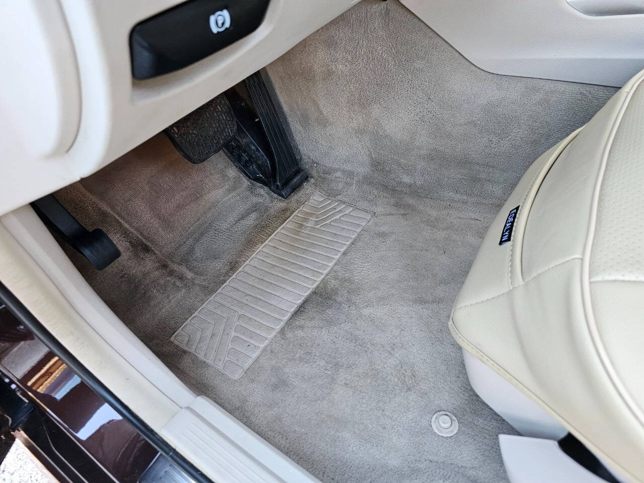 2015 Mercedes-Benz E-Class 42