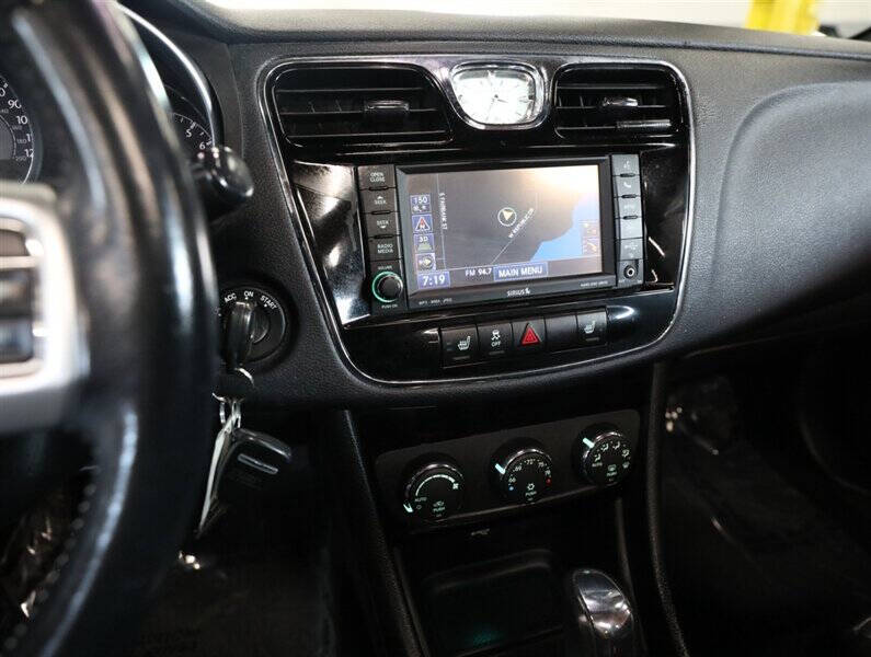 2011 Chrysler 200 S