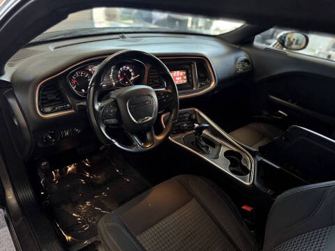 2017 Dodge Challenger SXT