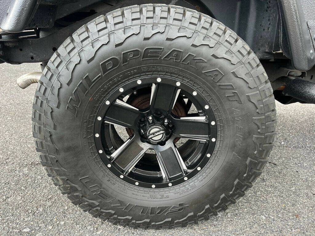 2004 Jeep Wrangler 16