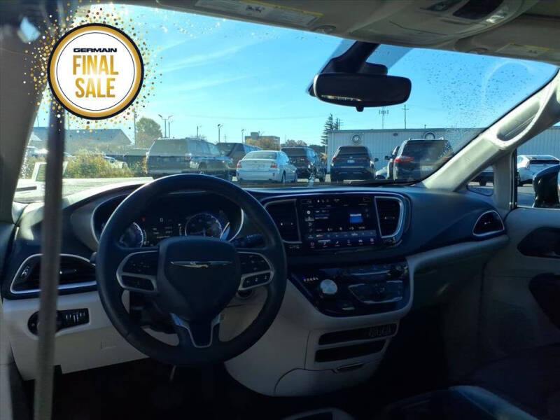 2024 Chrysler Pacifica Touring L