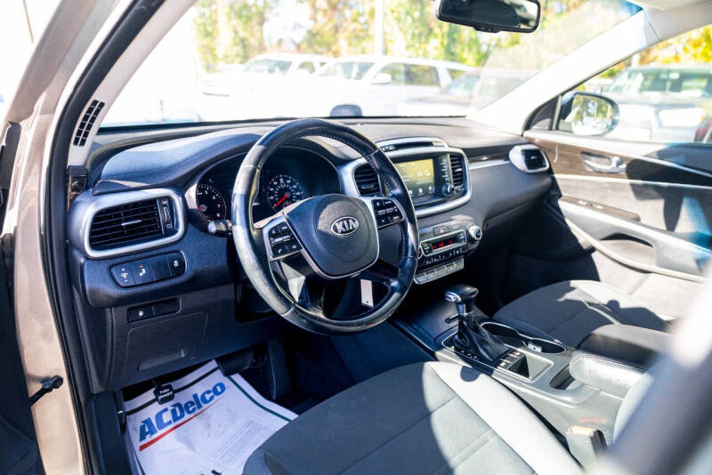 2019 Kia Sorento LX