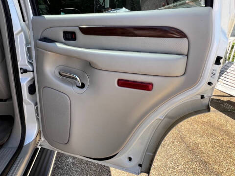 2004 Cadillac Escalade