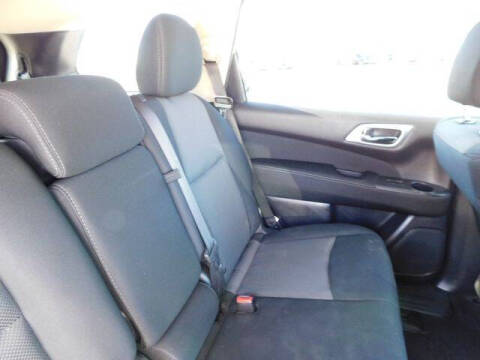 2017 Nissan Pathfinder SV