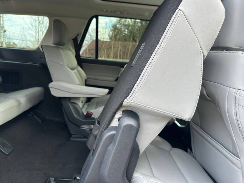 2026 Ford Expedition Active