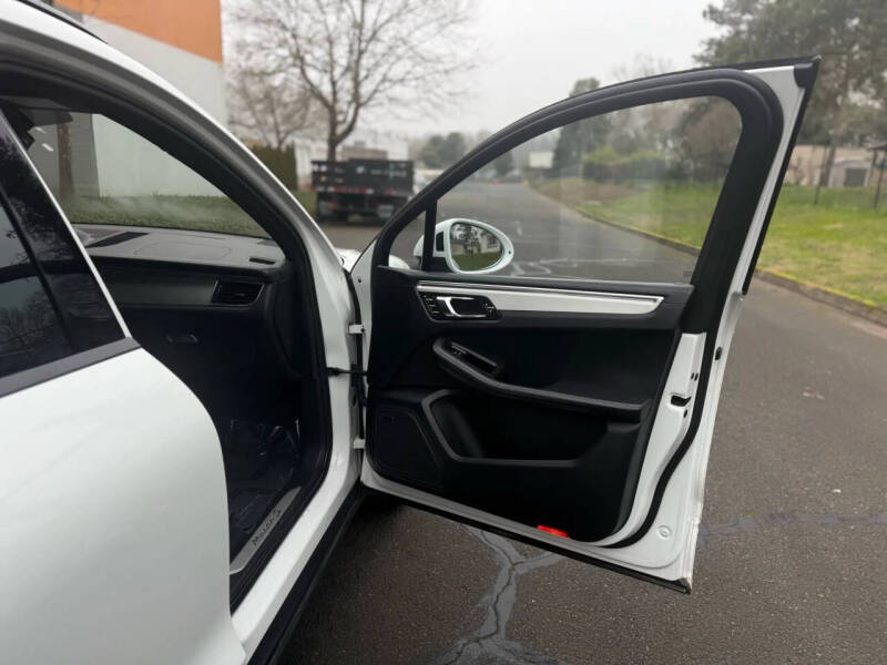 2017 Porsche Macan S