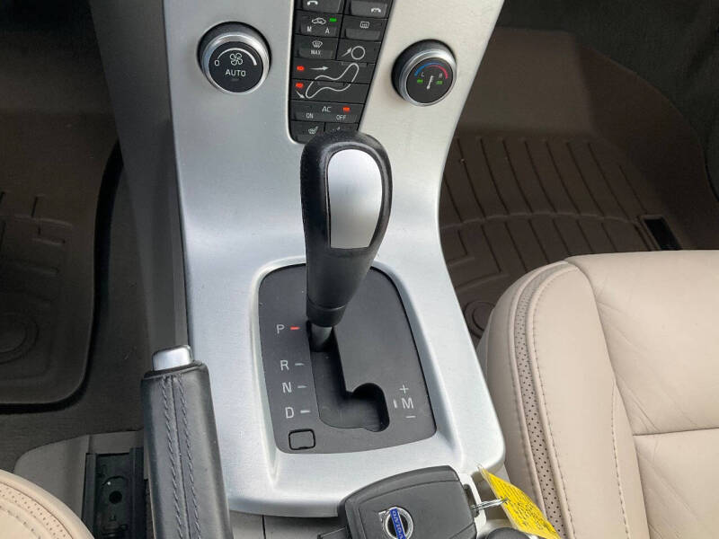 2013 Volvo C70 T5 Platinum