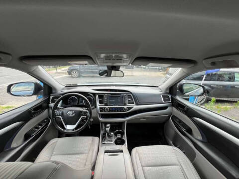 2017 Toyota Highlander LE Plus