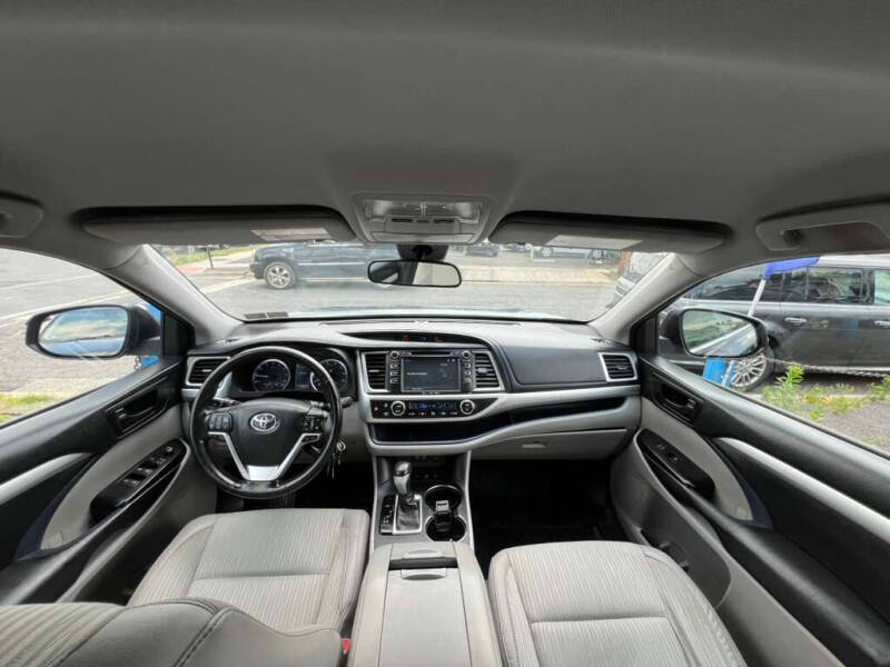 2017 Toyota Highlander LE Plus