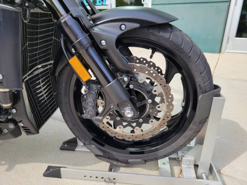 2020 Yamaha VMAX Matte Raven Black