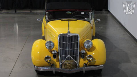 1935 Ford Deluxe