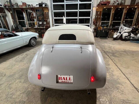 1940 Chevrolet Custom 2 Door