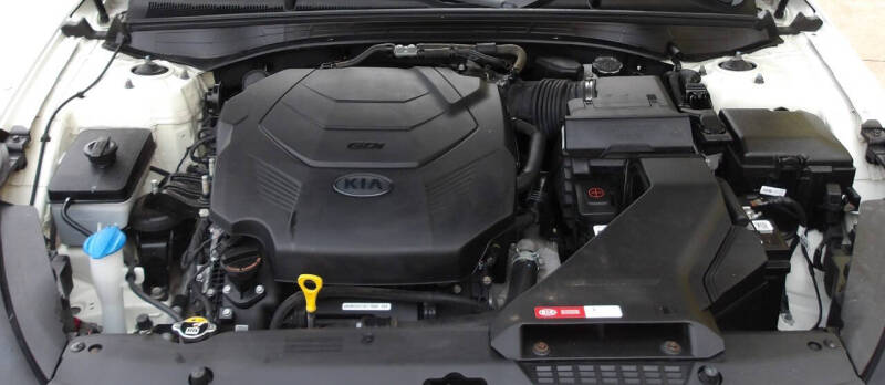 2019 Kia Cadenza Technology