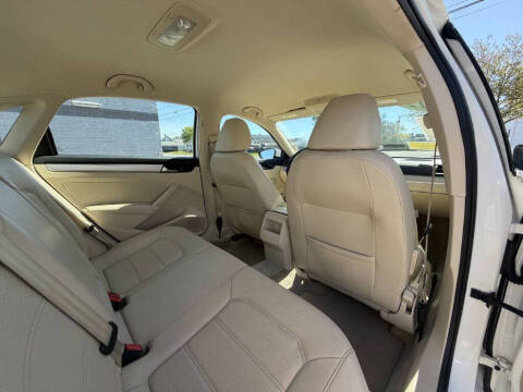 2012 Volkswagen Passat SE PZEV