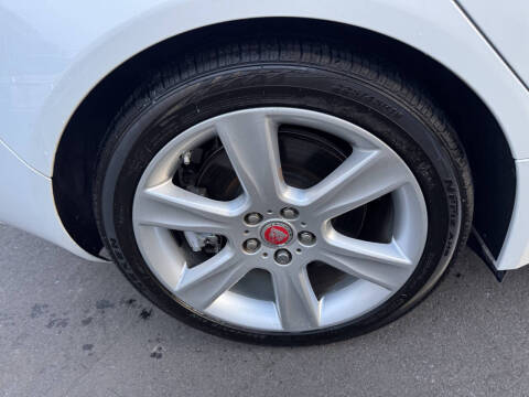 2017 Jaguar XE 25t Prestige