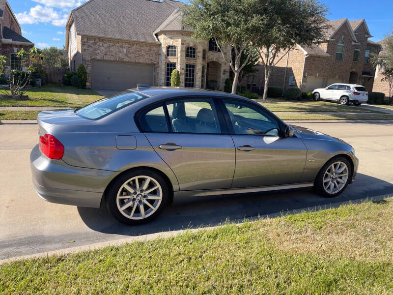 2011 BMW 3 Series 328i photo 4