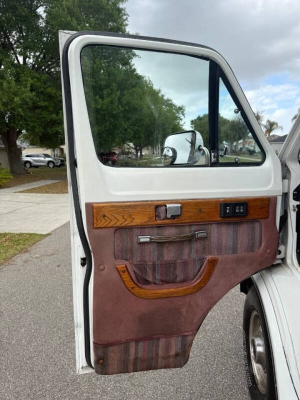 1992 Dodge Ram Van B250 Maxi