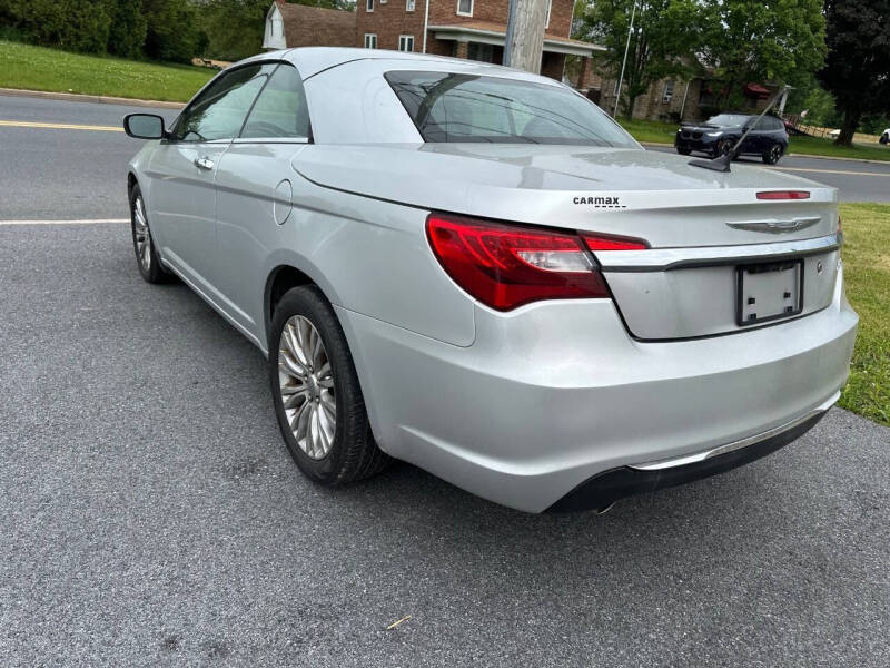 2011 Chrysler 200 Limited