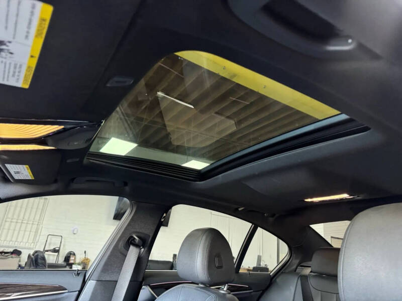 2018 BMW 5 Series 530i