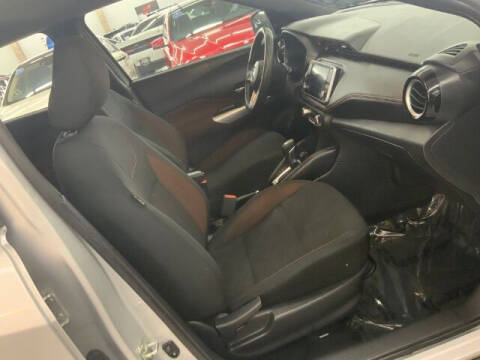 2020 Nissan Kicks SR