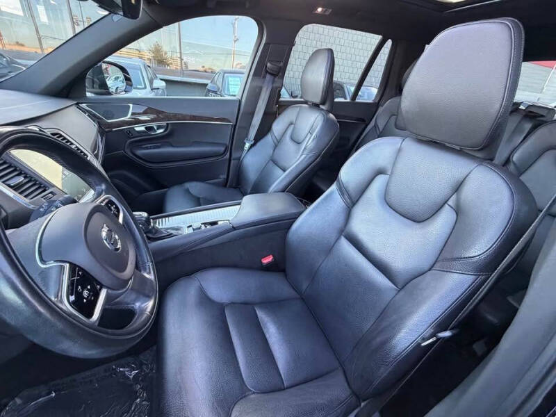 2019 Volvo XC90 T6 Momentum