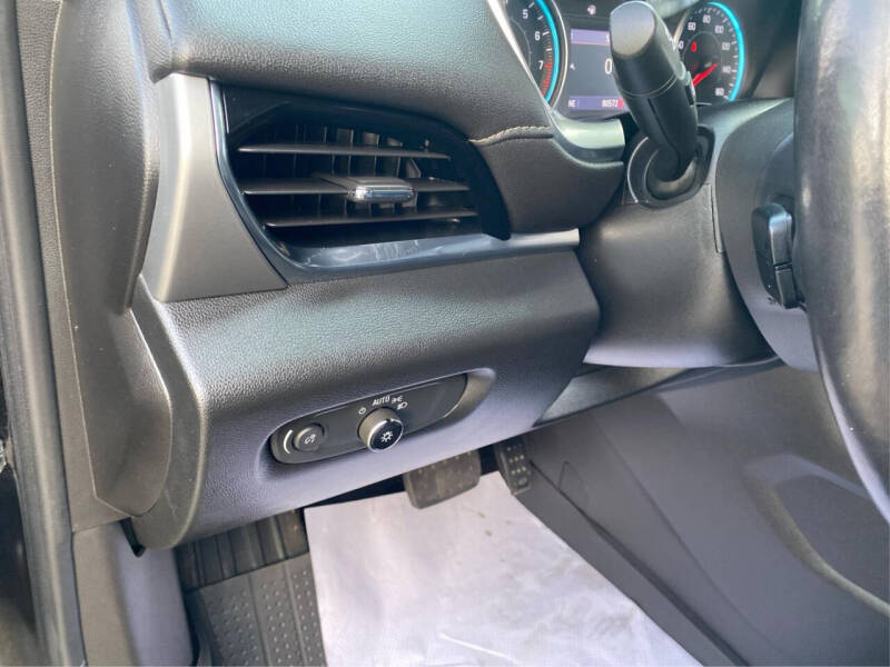 2022 Chevrolet Traverse LT Leather