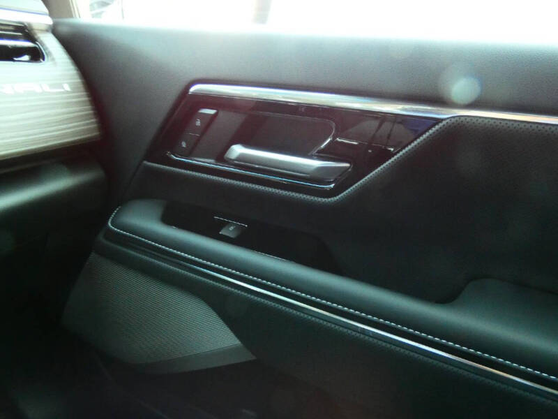 2025 GMC Sierra EV Denali